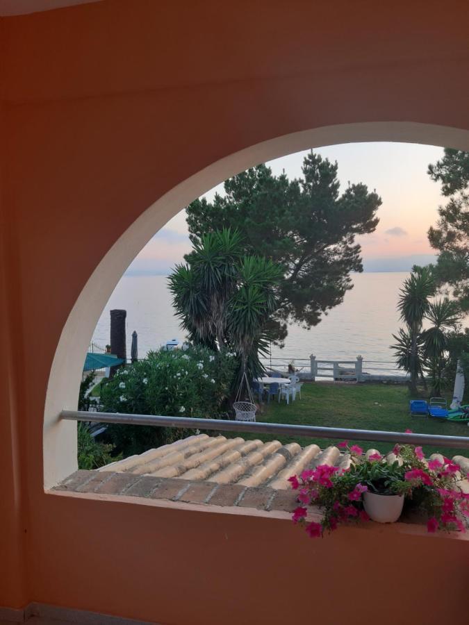 Villa By The Sea - Βίλα Πάνω Στη Θάλασσα Kavos Exterior photo